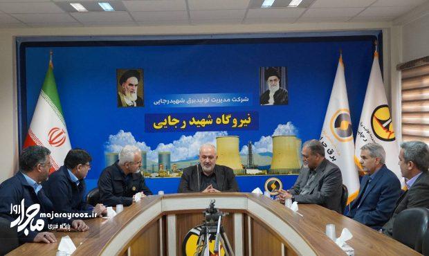 کارکنان صنعت برق با تمام توان در حال خدمت رسانی هستند کارکنان صنعت برق با تمام توان در حال خدمت رسانی هستند
