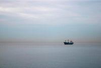 رهاسازی کشتی آذربایجانی به گل نشسته در بندر آستارا