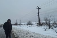 گزارش تصویری | ایثار در سرمای زمستان؛ تلاش شبانه‌روزی سیمبانان برق گیلان برای پایداری شبکه